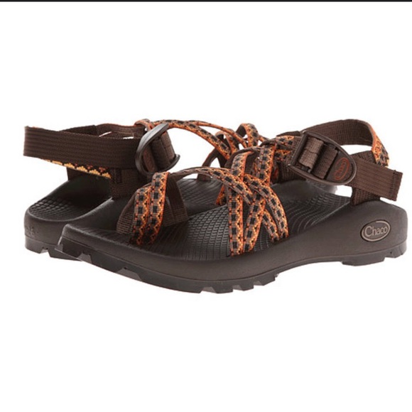 Women’s Chacos with toe strap - Picture 1 of 7